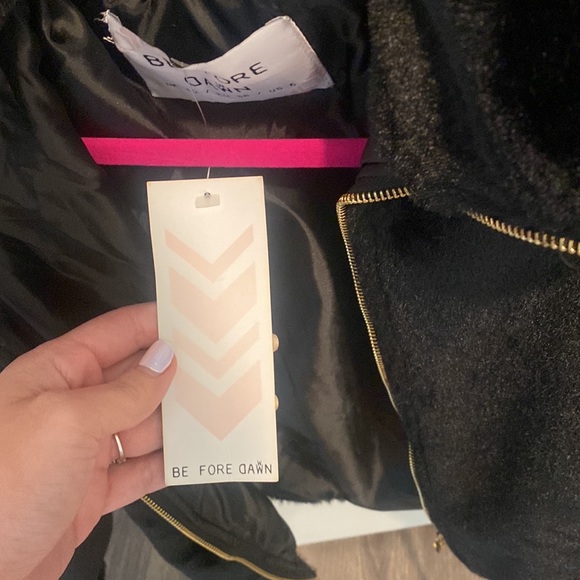 NWT faux fur jacket - Picture 3 of 5